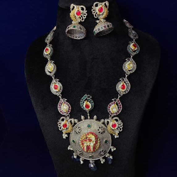 iconic necklace set
